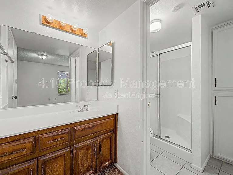 1927 E Hampton Ave #256 — Photo 21