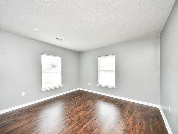 5th image of 2802 Bringhurst St #1