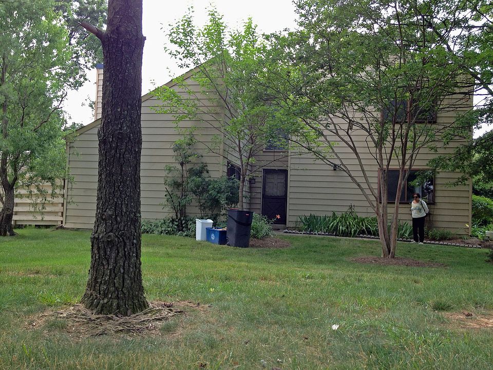 1st image of 851 Dogwood Ct