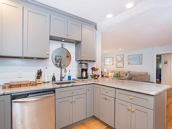 5th image of 100 Marina Dr APT 103