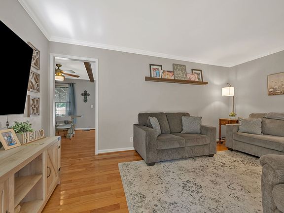 5th image of 118 Ravenwood Cir