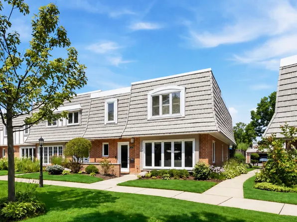 1491 Chantilly Ct, Highland Park, IL 60035