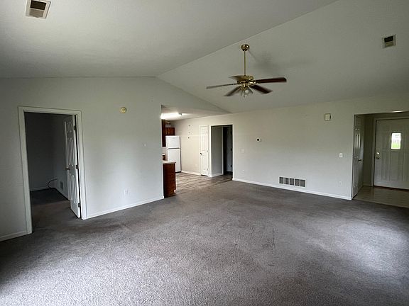 5th image of 208 N Deborah Dr