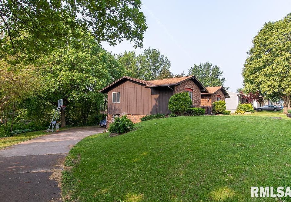 3465 Pleasant Dr, Bettendorf, IA 52722 Zillow