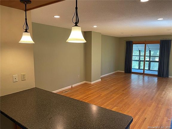 4th image of 717 Sand Stone Dr Unit 717