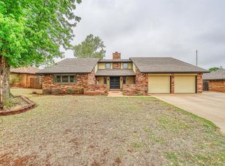 218 Regency Dr, Clinton, OK 73601