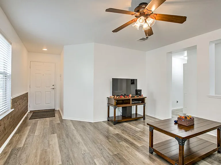2322 Kuykendall Dr — Photo 6