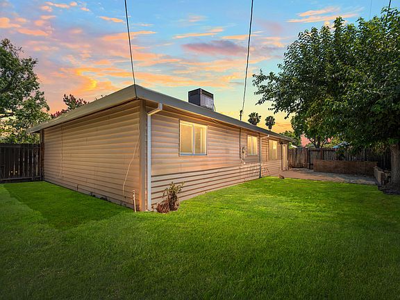 3rd image of 1650 Coloma Way