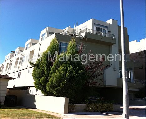 1st image of 12216 Moorpark St Unit 02