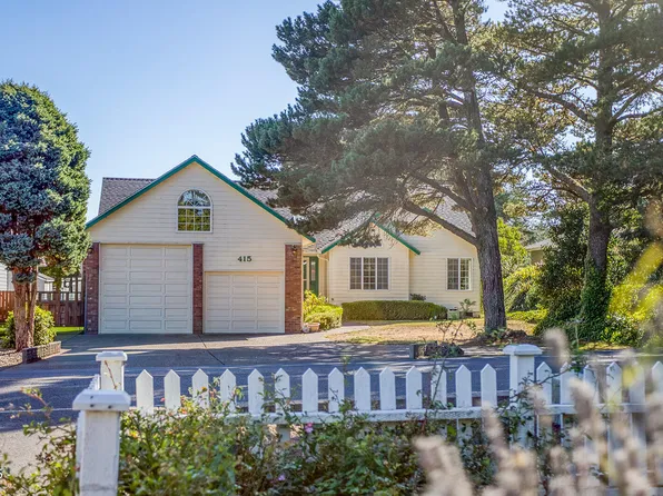 415 SW Range Dr, Waldport, OR 97394