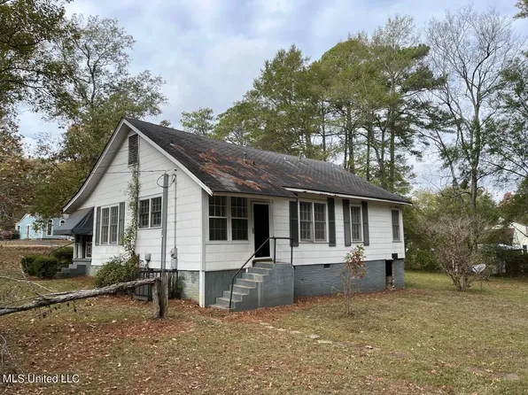 2124 Alta Woods Blvd, Jackson, MS 39204