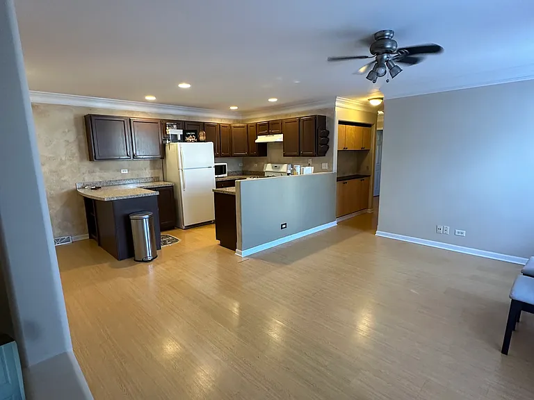 1267 Prairie Ave — Photo 4