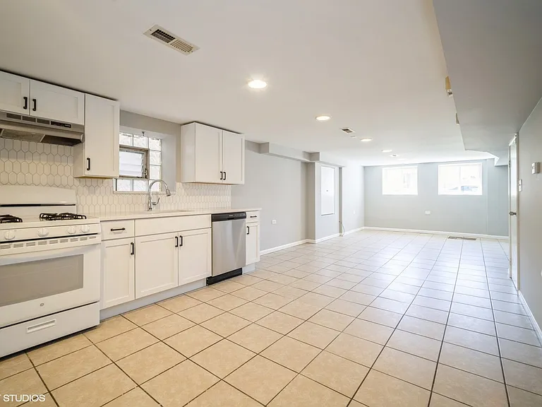 5116 W Deming Pl #G — Photo 3