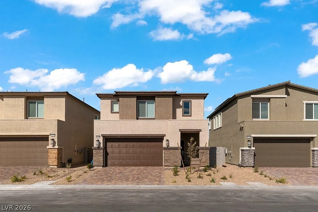 4 bed, 3.0 bath, 2270 sqft, $2,600 — Photo 1