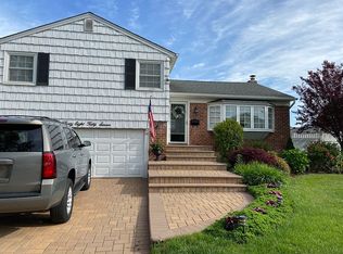 3857 Lawrence Rd, Seaford, NY 11783