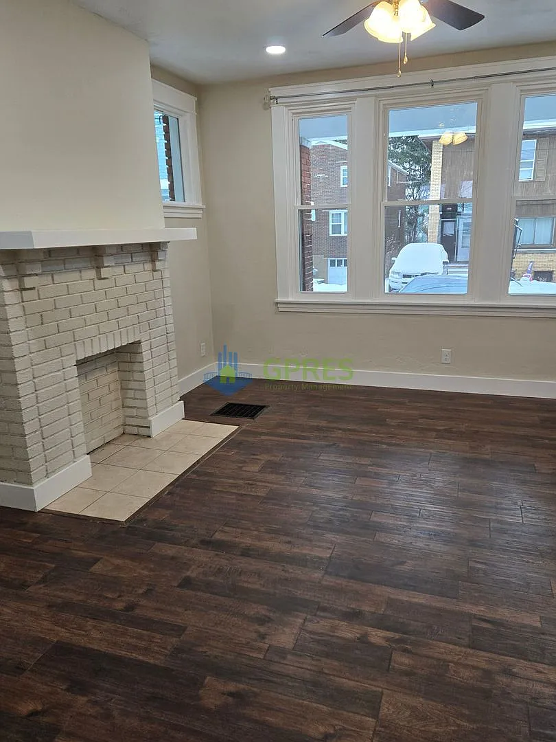 Newly renovated Beechview Home with Bonus Room walking distance to the T — Photo 4
