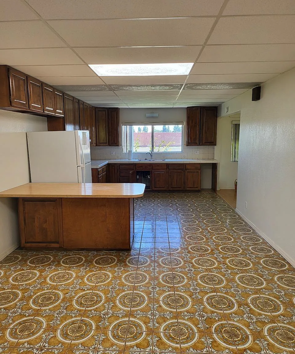 2 bed, 1200 sqft, $2,995 — Photo 3