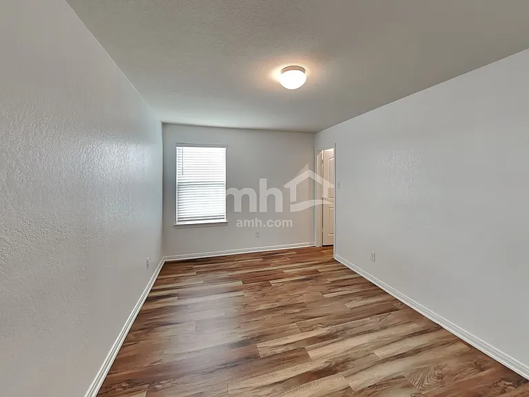 12250 Commander Dr — Photo 19