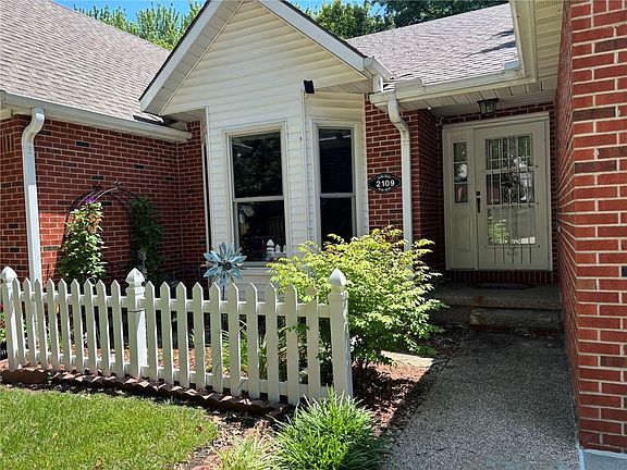 3rd image of 2109 Berkshire Dr