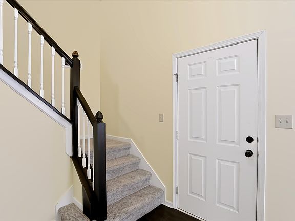 2nd image of 1617 Maplewood Ln