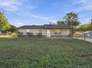 221 N Hickory St, Bristow, OK 74010
