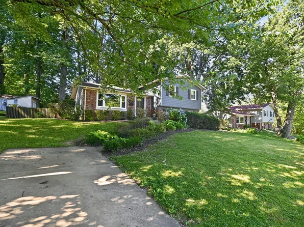 10927 Decatur Dr, Fairfax, VA 22030