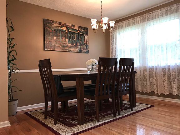 4th image of 239 Valleybrook Ave