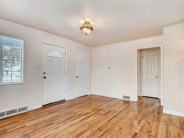 3400 Dexter St — Photo 7