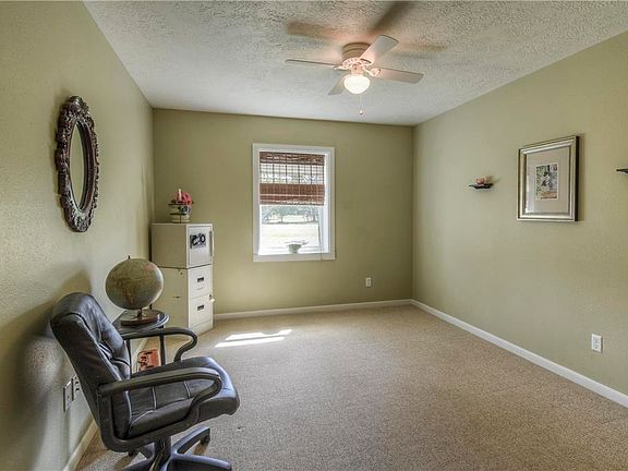 5th image of 8519 Meadowlark Dr