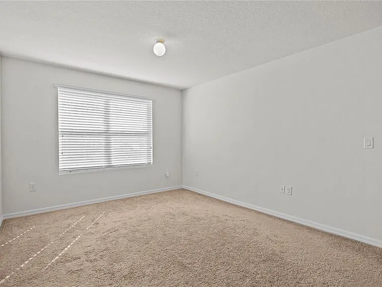 817 Sheen Cir — Photo 16