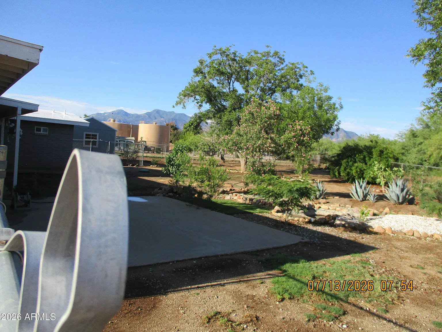 3 bed, 2.0 bath, 1942 sqft, $1,700 — Photo 4