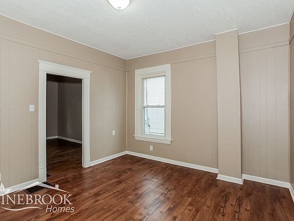 3rd image of 607 Arlington Ave