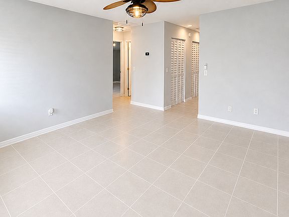 5th image of 2478 NW Holiday Ct