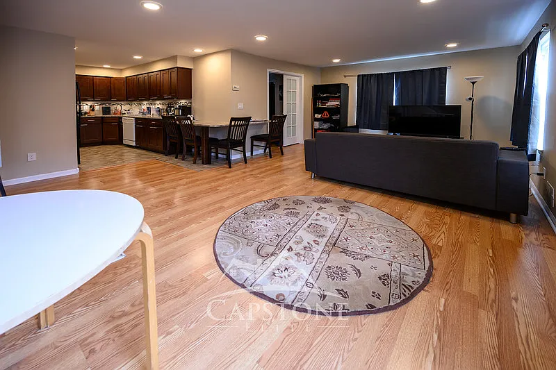 12 Colgate Drive (P2 | T1 Premier) - 3 - Upstairs Standard Hallway — Photo 3