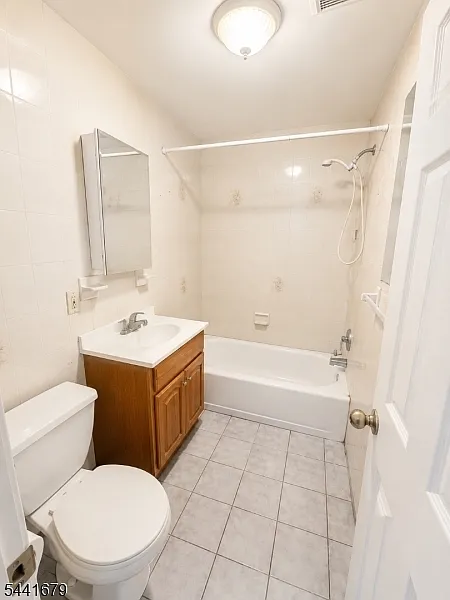 Building Photo 4