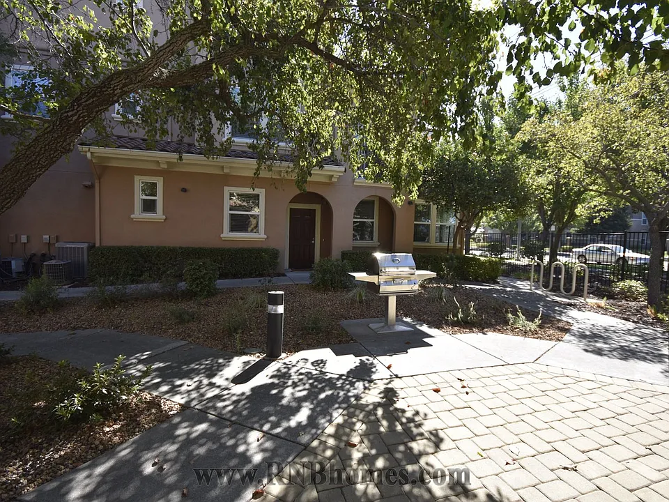 4800 Westlake Pkwy #2201