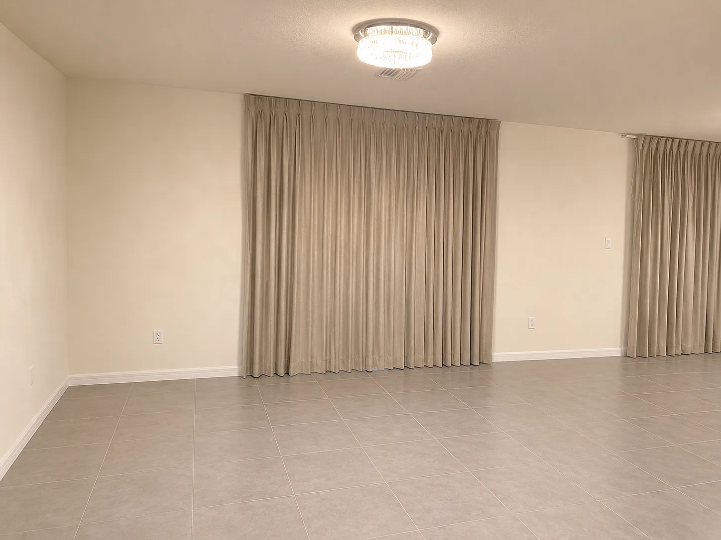 4 bed, 2.5 bath, 2260 sqft, $2,350 — Photo 4