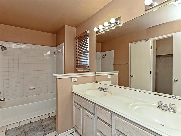 14700 Menifee St — Photo 16