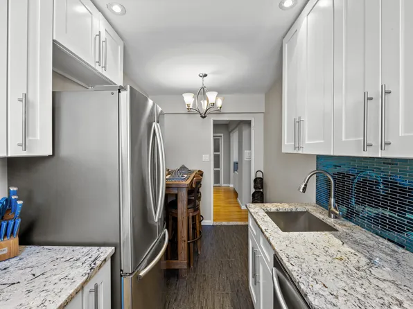 2209 Knapp Street image 5 of 9