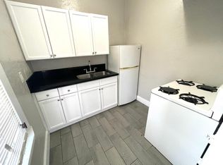 463 W 6th St #A, Long Beach, CA 90802