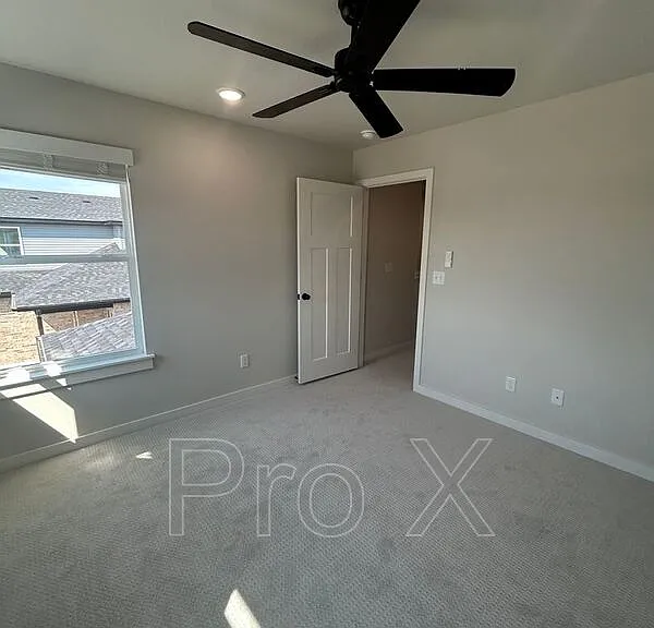 623 Cosmos St — Photo 17