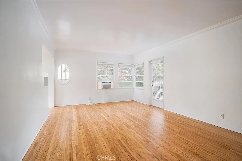 1 bed, 900 sqft, $2,800 — Photo 4