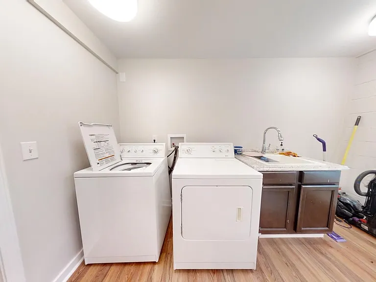 560 Sherwood Dr — Photo 40