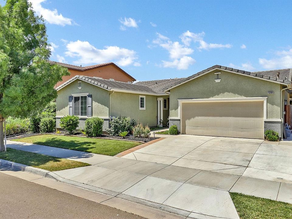 1st image of 15909 Crescent Park Cir