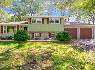 34425 S Essex Rd, Custer Park, IL 60481