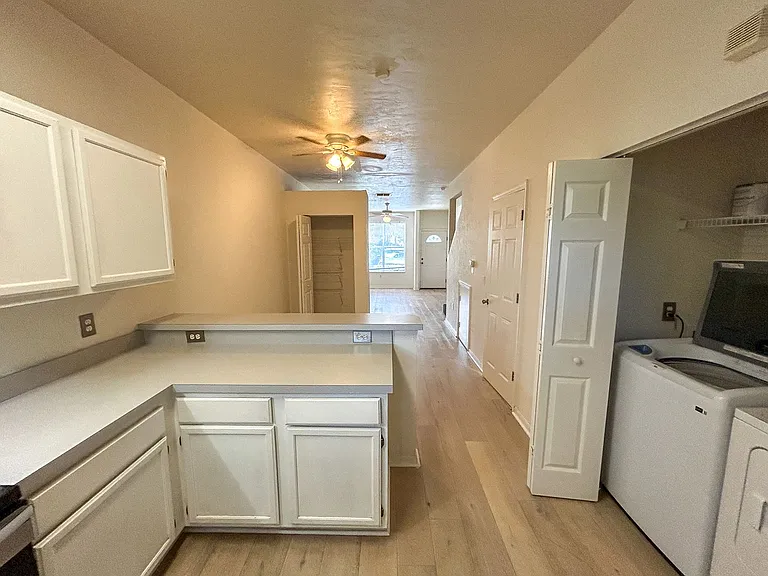 4415 SW 34th St #803 — Photo 11