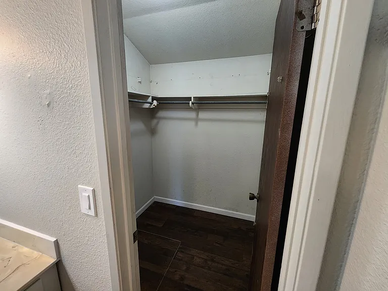 2810 Chauncy Cir — Photo 17
