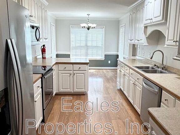 5th image of 200 Myrna Dr