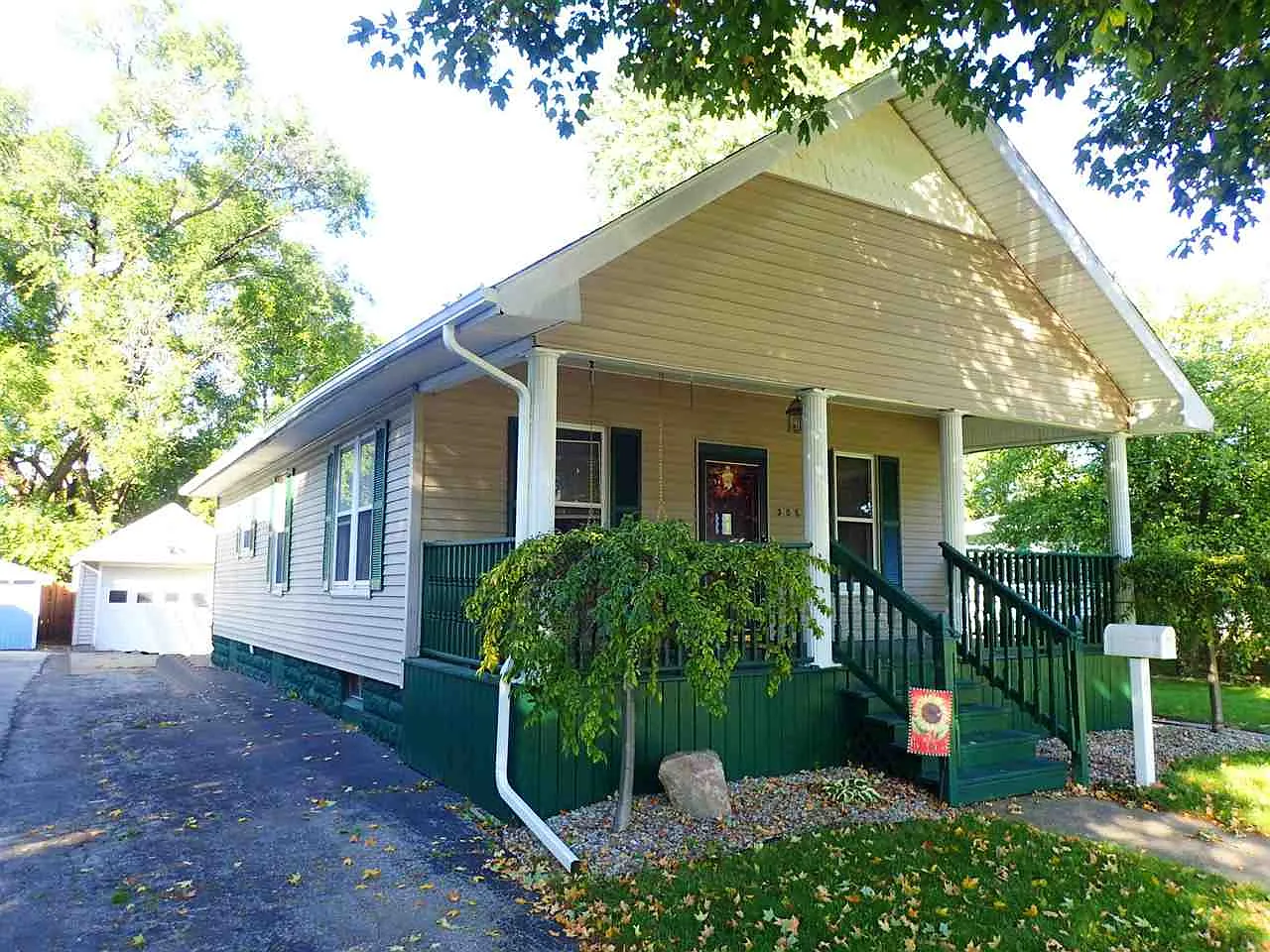 305 Spruce St photo 1