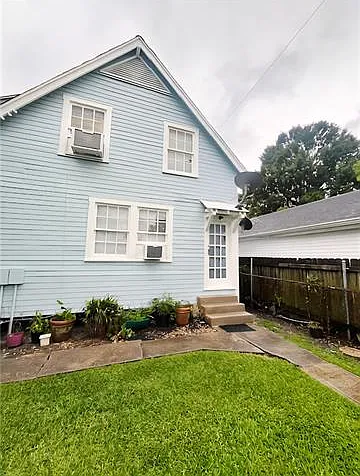 2 bed, 1.0 bath, $1,000 — Photo 2
